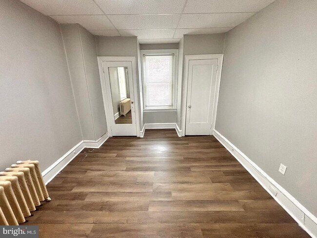 Building Photo - 223 S 49th St