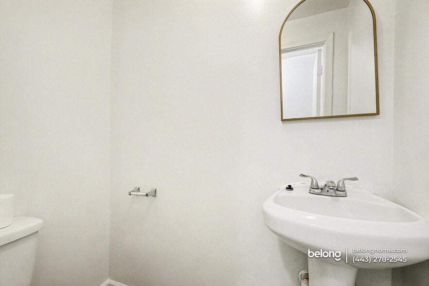 Building Photo - 6120 Otis St