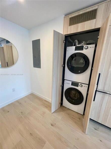 Building Photo - 225 N Miami Ave