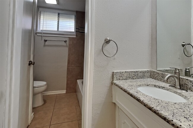 Building Photo - 2311 Whispering Wind Ln