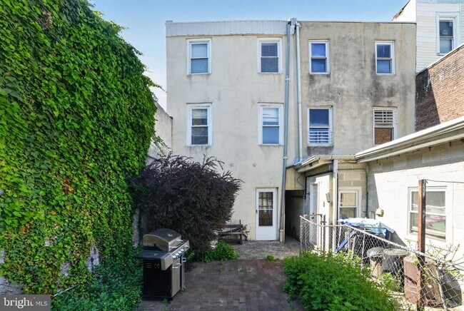 Building Photo - 2623 Emerald St