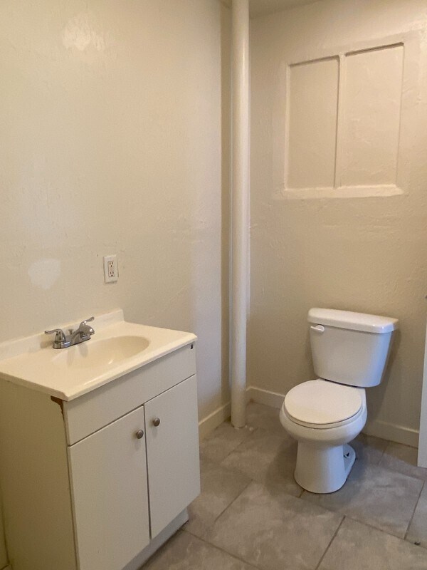 Building Photo - 856 S 900 W
