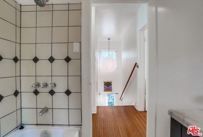 Building Photo - 2154 Willetta Ave N