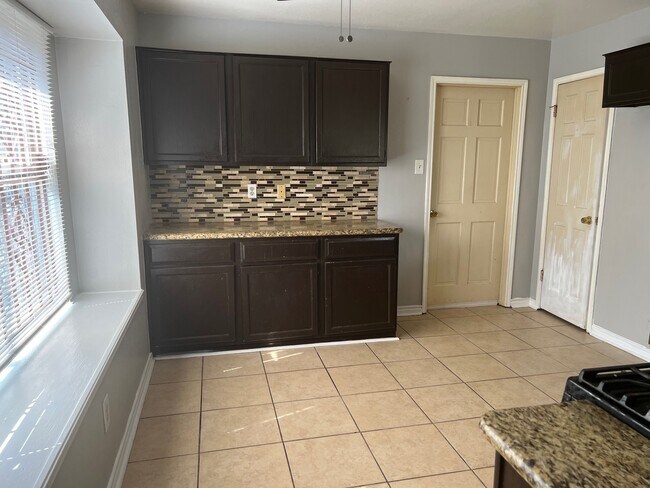 Building Photo - 6111 Quiet Village Ct