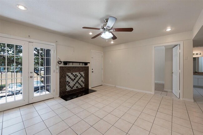 Building Photo - 18519 Egret Bay Blvd