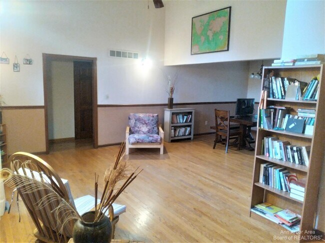 Building Photo - 5383 Textile Rd