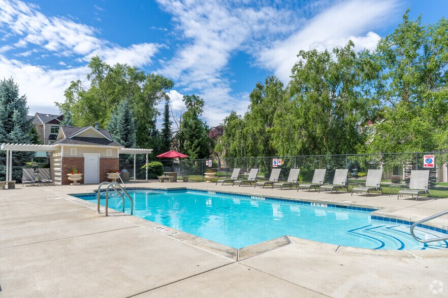 Side Pool - Prairie Hills