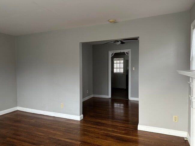 Building Photo - 635 Longview Dr