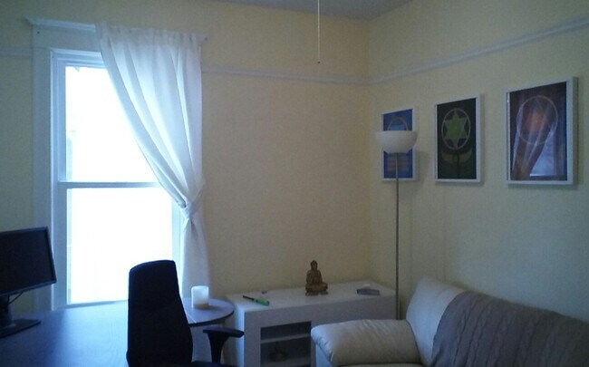 Bedroom 2 - 1121 Washington St