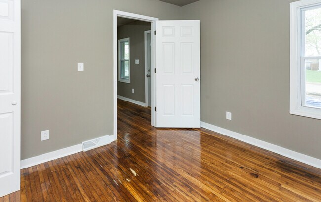 Building Photo - Cozy 3 Bedroom 1 Bathroom- Located near bl...