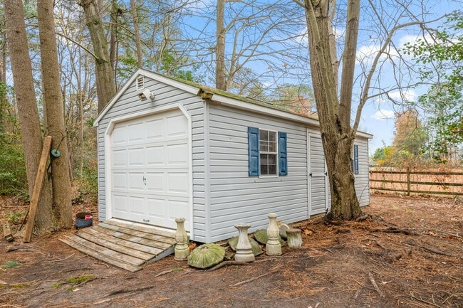 Building Photo - 117 Crazy Horse Trail