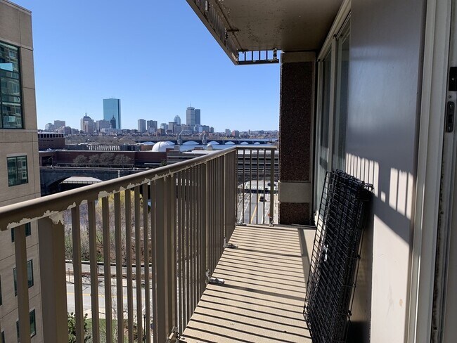 Building Photo - 8-10 Museum Way