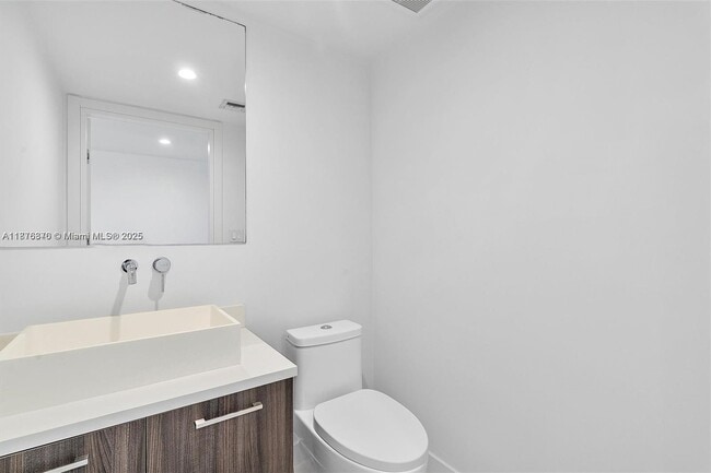 Building Photo - 1150 102nd St