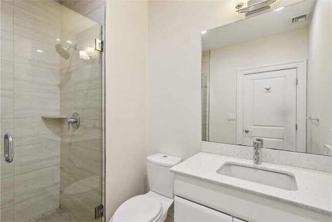 Building Photo - 1471 Beacon St