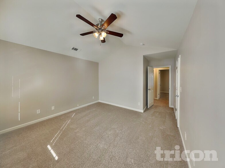 Building Photo - 5717 Henderson Oaks Dr
