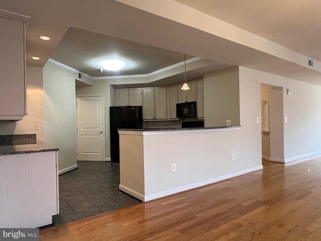 Building Photo - 485 Harbor Side St