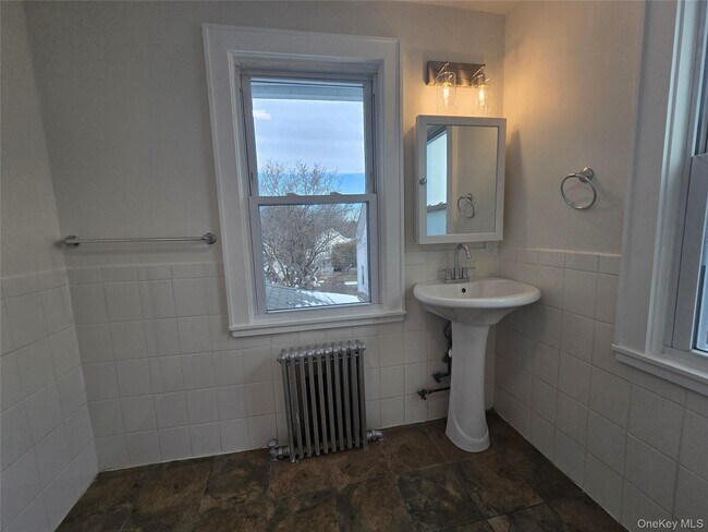 Building Photo - 10 Ohio Ave