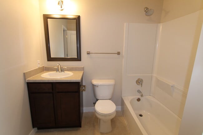 Building Photo - Fully Remodeled 3 Bedroom House!