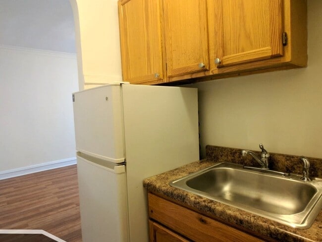 Building Photo - 2536 N Sawyer Ave