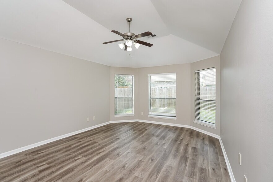 Building Photo - 5403 Belvedere Dr