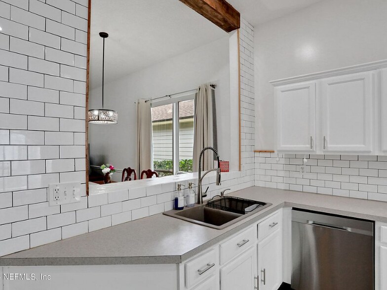 Building Photo - 3934 Pebble Brooke Circle South