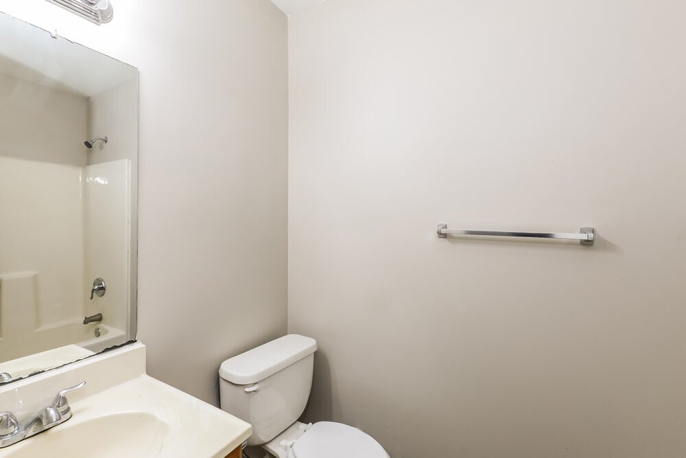 Building Photo - 6396 Thornhedge Dr