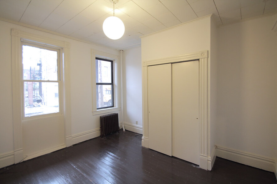 Building Photo - 405 Peebles St