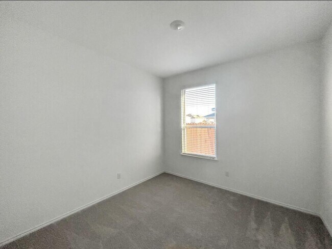 Building Photo - 1620 Brimhurst Dr