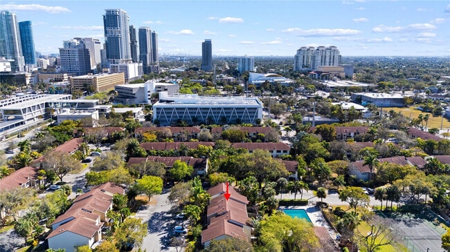 Building Photo - 340 City View Dr