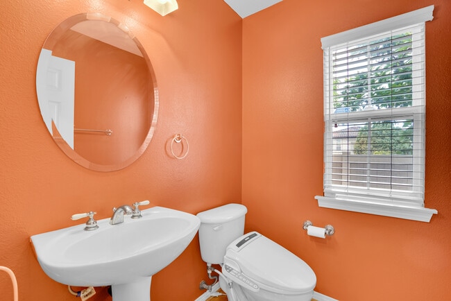 Building Photo - 2889 Plaza del Amo