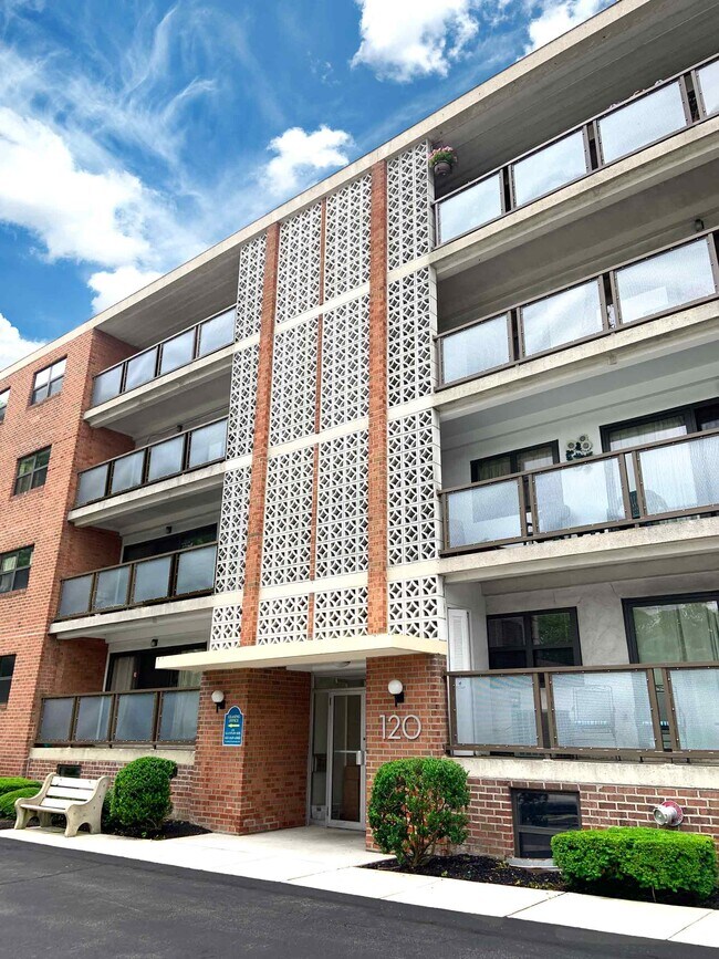 Primary Photo - 116 E Montgomery Ave