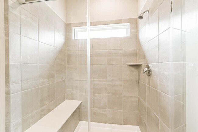 Building Photo - 18602 Etta Pnes Cir