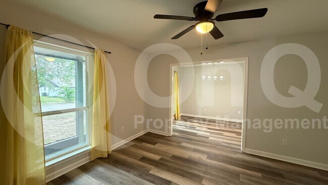 Building Photo - 306 Wildbriar Dr