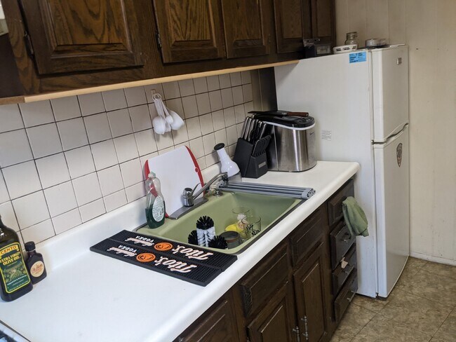 Kitchen - 2 Grant St