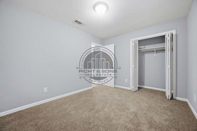 Building Photo - 1824 Seay Ct
