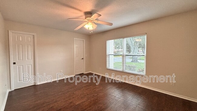 Building Photo - 8215 Saragoza Ct