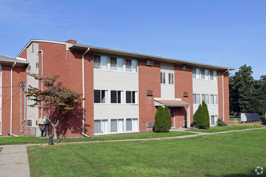 Primary Photo - North Royal Oak Apartments