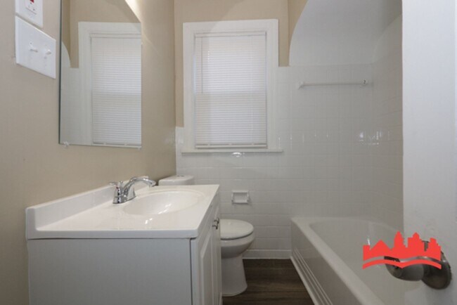 Building Photo - 2415 Arlington Ave