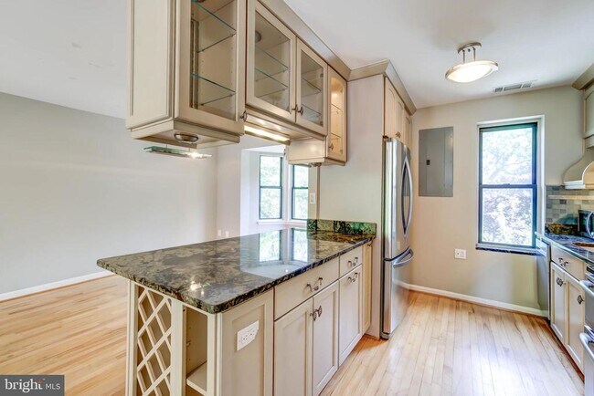 Building Photo - 1325 13th St NW
