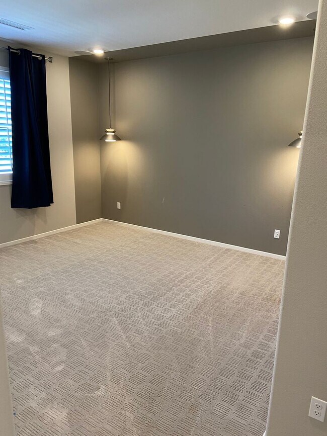 Building Photo - Model house 2 Bedroom  one loft in second ...