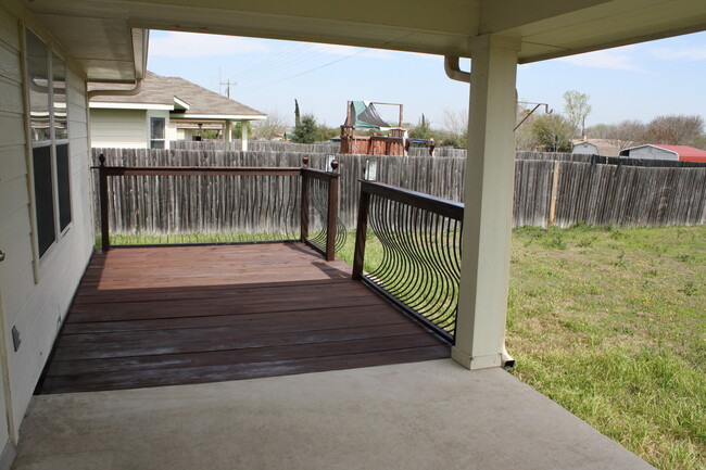 Building Photo - Wonderful New Braunfels Home  in Whisperin...