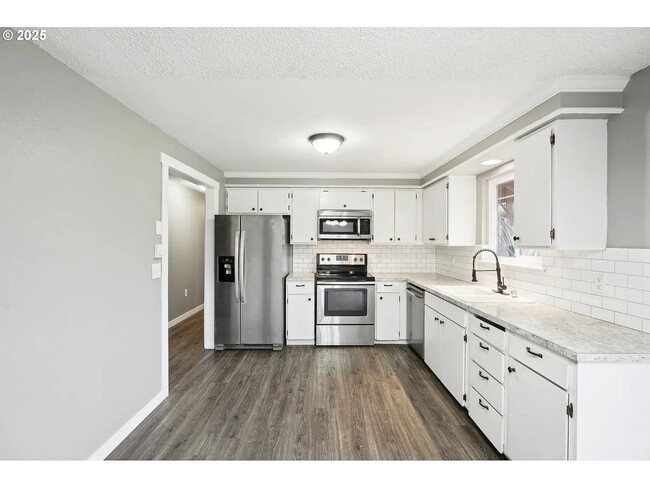 Building Photo - 15006 NE Rancho Dr