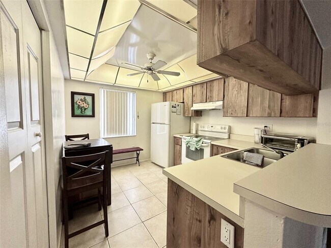 Building Photo - 208 Cypress Ct
