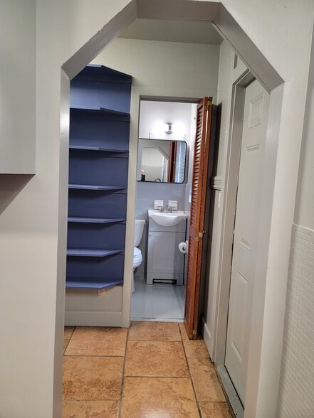 Building Photo - 5321 NE 29th St