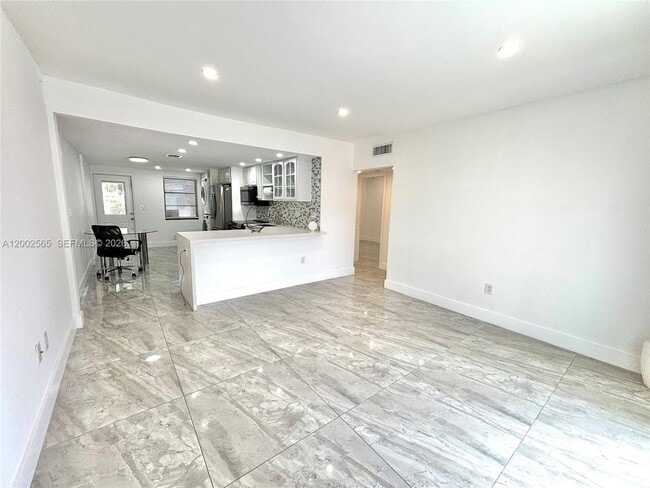 Building Photo - 151 NW 165th St