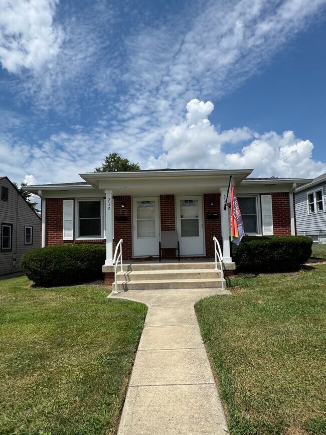 Building Photo - 5th 230-232