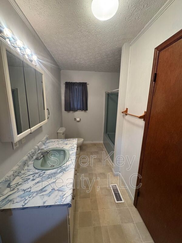 Building Photo - 397 Co Rd 189