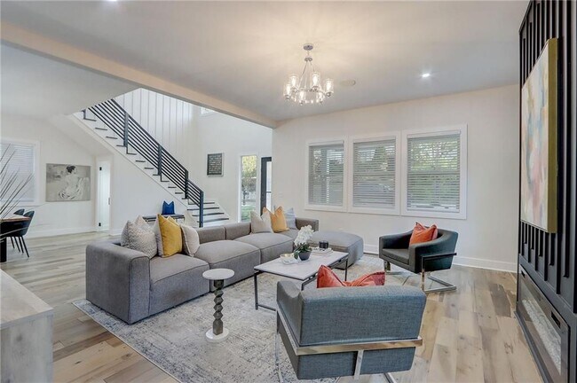 Building Photo - 2014 Cambridge Ave