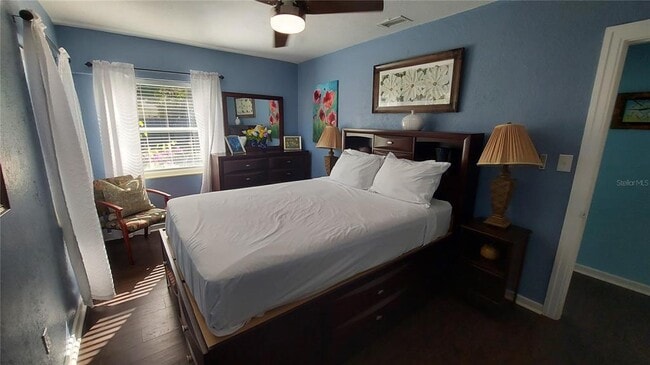 Building Photo - 110 N Crest Ave