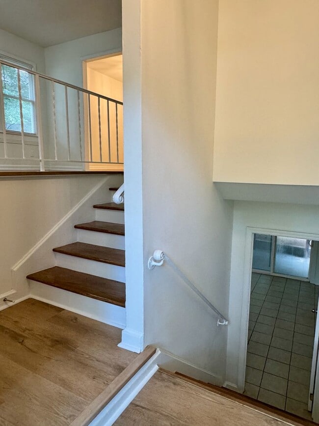 Building Photo - 508 Landers Dr SW